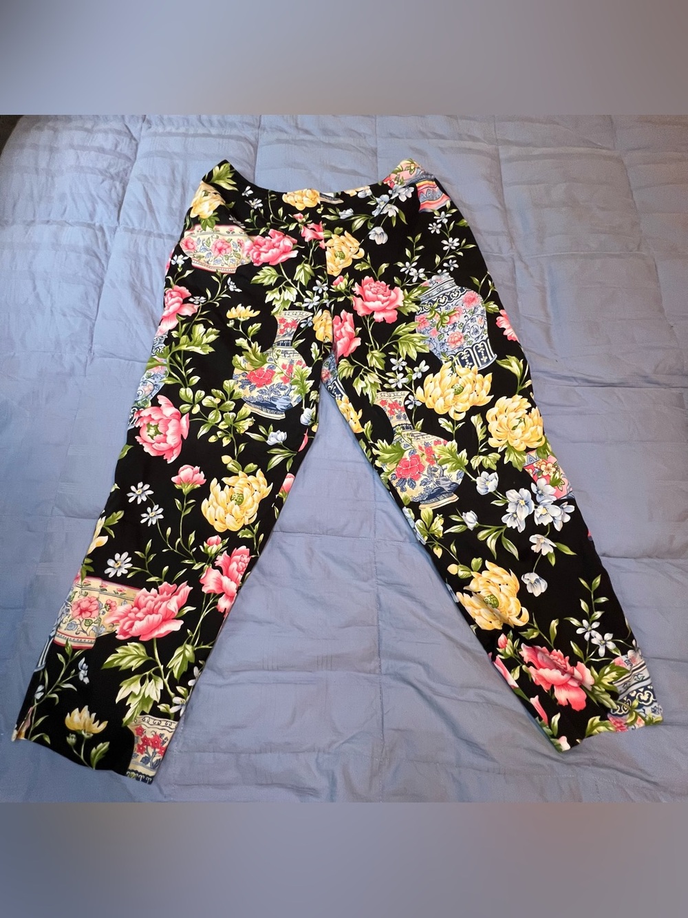 Vintage Talbots Black Floral Print Petite Capris